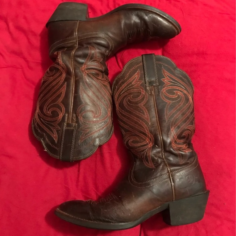 Ariat 6.5 round toe boots